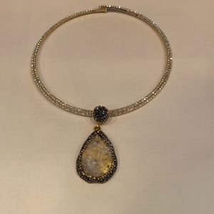 Druzy pendant with choker